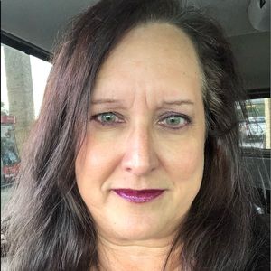 Meet your Posher, Laurie